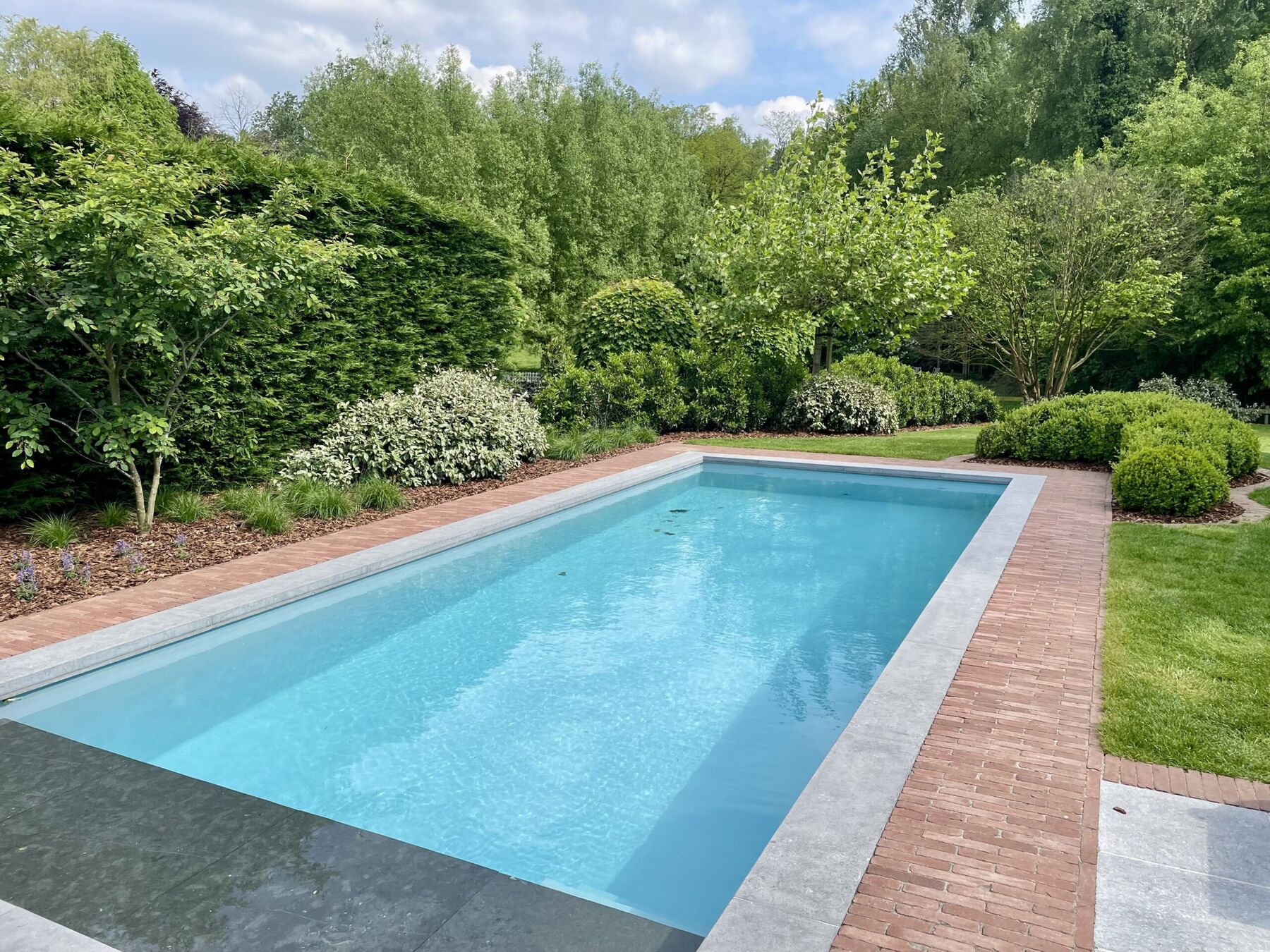 Zwembadtuin met poolhouse 2