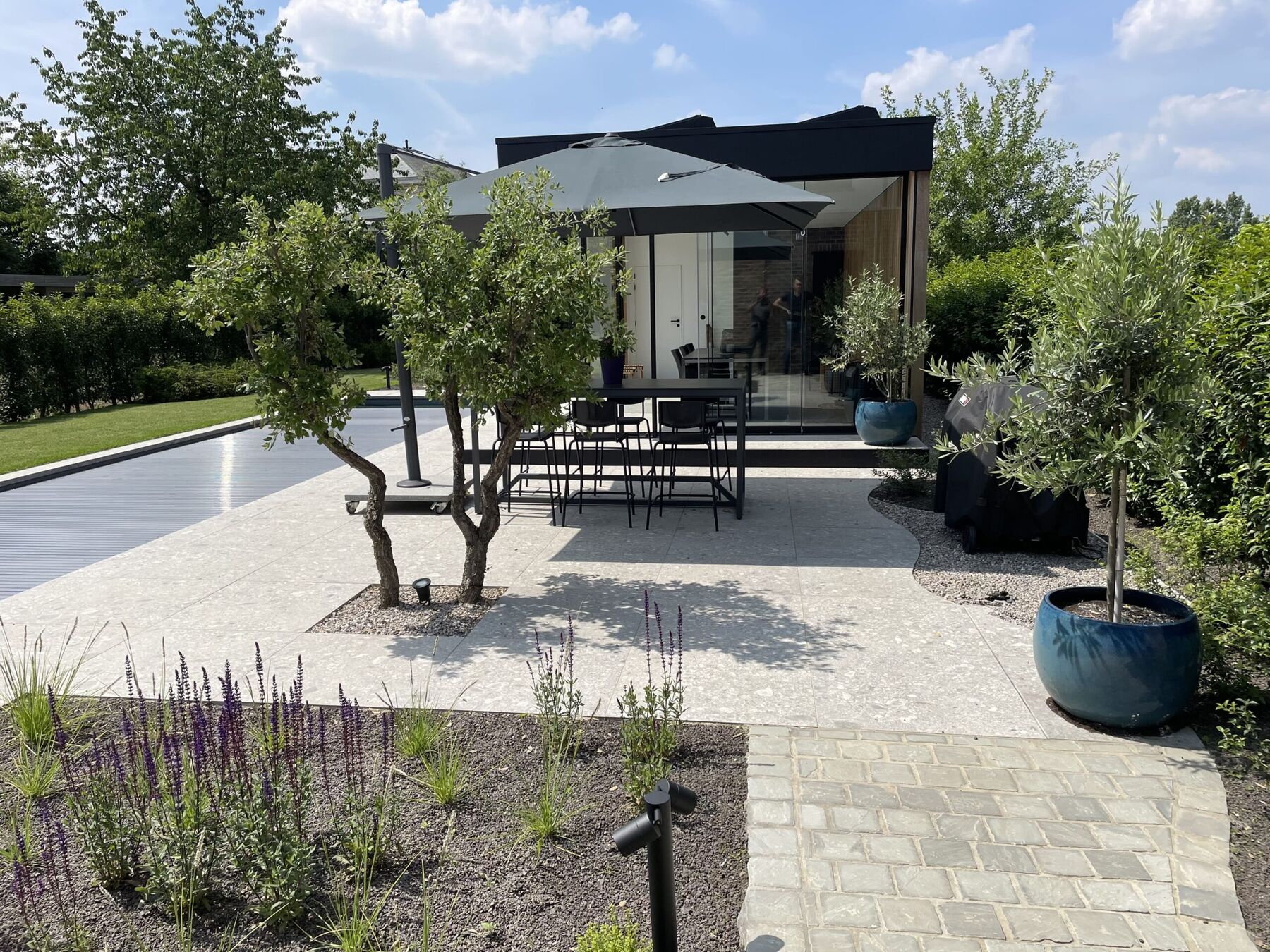 Stadstuin met loungeterras
